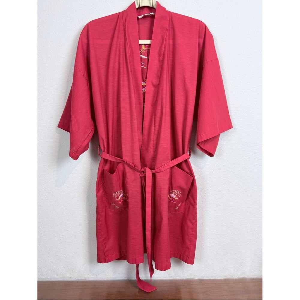 Vintage Short Red Kimono-Style Embroidered Pagoda Robe L